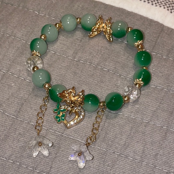 Cute Gold Butterfly Heart flower charmed Green Beaded Bracelet - Picture 3 of 4